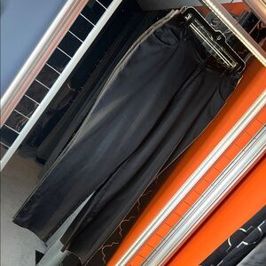 Boutique Europa Luxe Satin-Finish High-Waisted Trousers 🥂👠